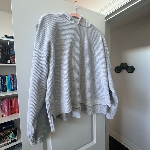 NWOT | Aerie Ribbed High/Low Crop-Top Hooded Sweater | Women’s Medium to Large - Picture 2 of 9